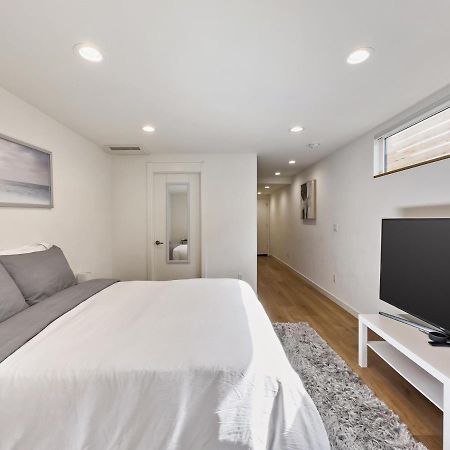 Modern Apartment Near Light Rail Seattle Ngoại thất bức ảnh