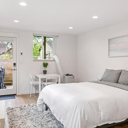 Modern Apartment Near Light Rail Seattle Ngoại thất bức ảnh