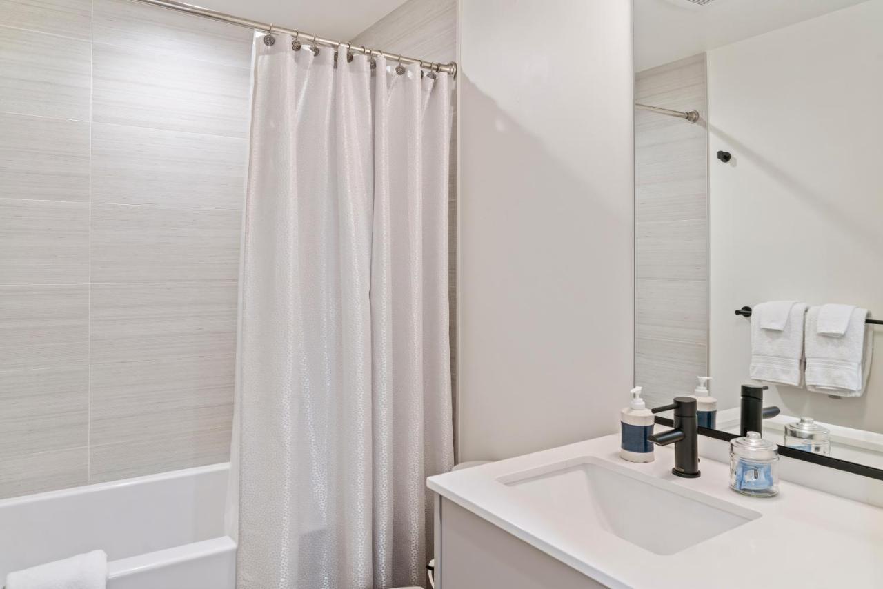 Modern Apartment Near Light Rail Seattle Ngoại thất bức ảnh