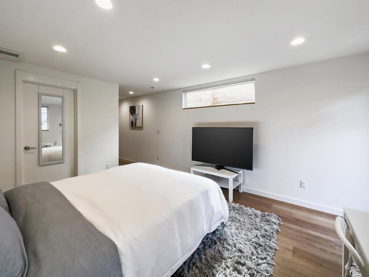Modern Apartment Near Light Rail Seattle Ngoại thất bức ảnh